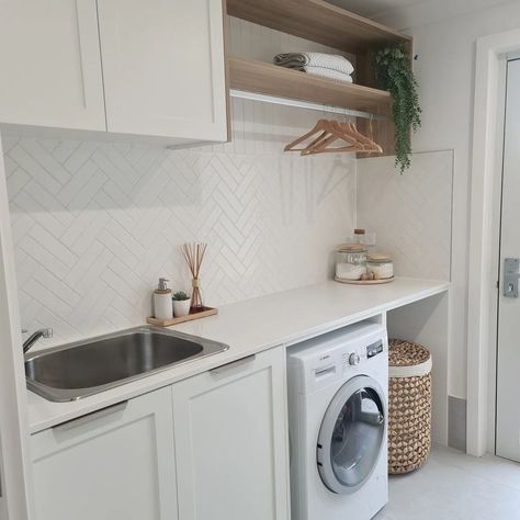 Our Coastal Carolina 🌴🇦🇺 on Instagram: “L a u n d r y 🧺 (I feel like I live in this part of the house ..endless washing!!) #laundry #laundryroom #clean #whitelaundry #laundryday…” Laundry Room Ideas Coastal, Australian Laundry Room Ideas, Hampton Style Laundry, Coastal Laundry, Utily Room Small Laundry, Laundry Subway Tiles White, White And Timber Laundry, Coastal Laundry Room, Bunnings Laundry