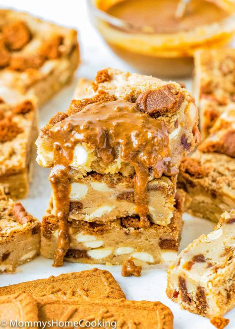 These Eggless Biscoff White Chocolate Blondies are buttery, soft, chewy, and gooey! Super easy to make with simple ingredients. The perfect treat for all kinds of occasions. @mommyhomecookin #recipe #eggfree #eggless #egglessbaking #eggallergy #blondies #dessert #whitechocolate #biscoff #cookiebutter Eggless Blondies, Eggless Blondies Recipe, Blondies Dessert, Egg Free Dessert Recipes, White Chocolate Blondies Recipe, Chocolate Blondies Recipe, Blondies Cookies, White Chocolate Desserts, Chocolate Blondies