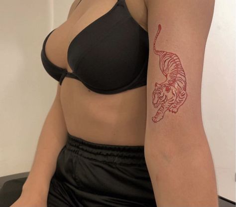 Aura Banner, Tattoos Red Ink, Tattoos Simplistic, Petite Tattoos, Red Ink Tattoos, Cute Tiny Tattoos, Red Tattoos, Stylist Tattoos, Discreet Tattoos