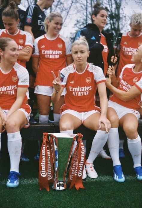 Alaina Core, Arsenal Football Team, Arsenal Wfc, England Ladies Football, Arsenal Jersey, Leah Williamson, Arsenal Women, Arsenal Ladies, Arsenal Players