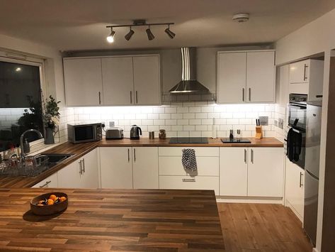 White Kitchen Walnut Worktop, White Gloss Kitchen Oak Worktop, White Kitchen Wood Worktop, White Gloss Kitchen Wood Worktop, Oak Kitchen Worktop, White Grey Wood Kitchen, White Kitchen Oak Worktop, Oak Worktop Kitchen, Walnut Worktop Kitchen