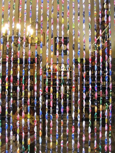 Bottle Cap Curtain! by XianRex, via Flickr Bottle Cap Curtain, Reuse Bottles, Bottle Top Crafts, Bottle Cap Projects, Hantverk Diy, Reuse Plastic Bottles, Bottle Cap Art, Beer Bottle Cap, Tea Design