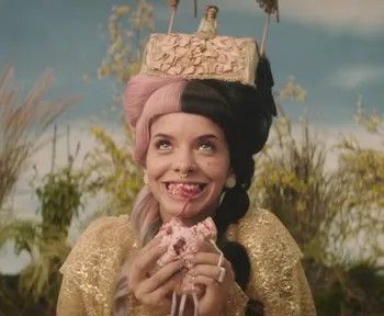 Melanie martinez pfp Melanie Martinez Mad Hatter, Mad Hatter Melanie, Melanie Martinez Photography, Bunny Painting, Crazy People, Mad Hatter, Melanie Martinez, Cutie Patootie, Lana Del Rey