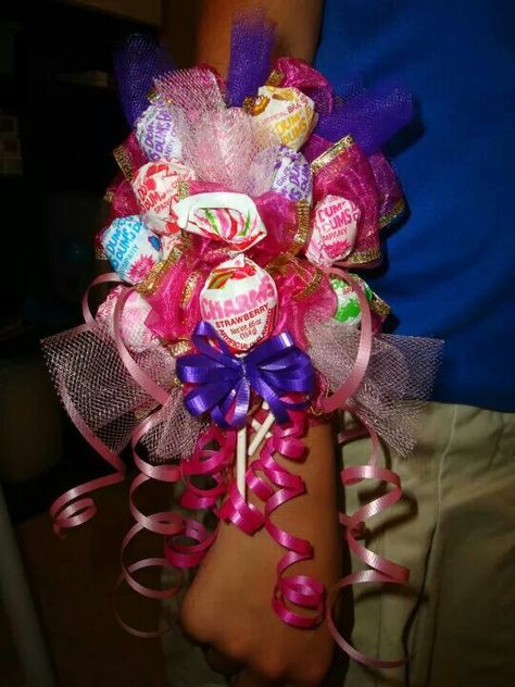 Lollipop Corsage for My Princess Candy Corsage Diy, Prek Prom, Homemade Corsage, Candy Corsage, Preschool Prom, Boutonniere And Corsage, Diy Corsage, Candy Arrangements, Mommy Son