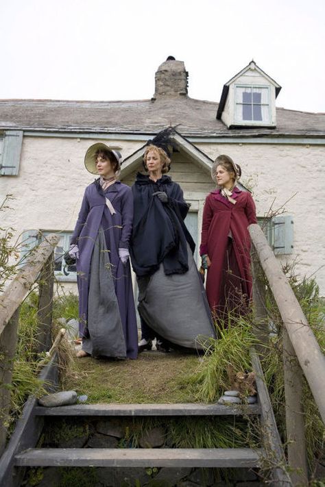 Sense & Sensibility Elinor Dashwood, Marianne Dashwood, Charity Wakefield, Hattie Morahan, Tracy Chevalier, Janet Mcteer, Sense Sensibility, Regency Dresses, Jane Austen Movies