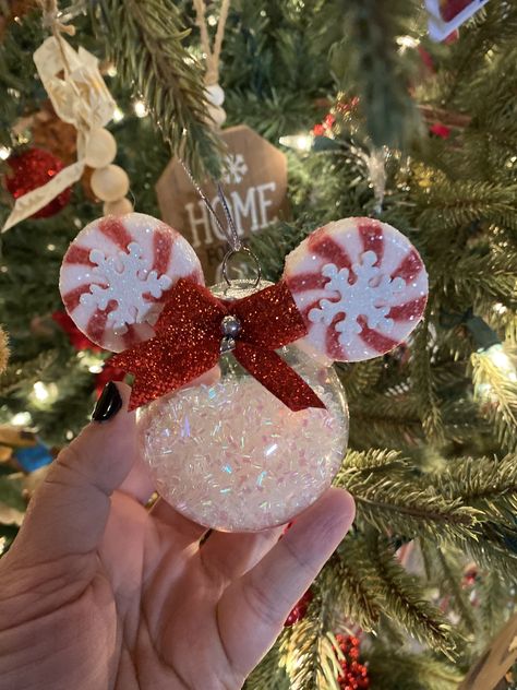 Mickey Mouse Christmas Trees, Disney Christmas Table, Neutral Disney Christmas Tree, Mickey Mouse Tree Topper, Disney Christmas Decorations Indoor, Disney Xmas Tree, Disney Christmas Trees, Diy Mickey Ornaments, Disney Theme Christmas