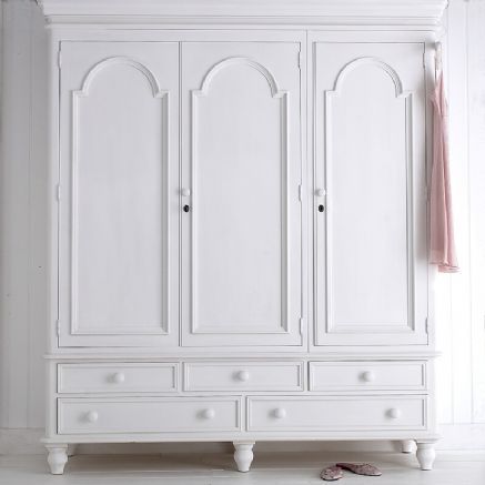 Victorian wardrobes - painted to order Victorian Wardrobe Design, Victorian Wardrobe, Victorian Room, Pine Wardrobe, Revamp Furniture, Bakery Design Interior, Victorian Bedroom, Furniture Details Design, Wardrobe Furniture