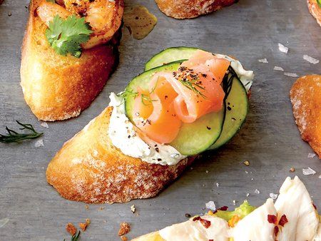 Portable Appetizers, Appy Recipes, Brushetta Recipes, Snack Center, Catering Inspiration, Shrimp And Pineapple, Pineapple Chutney, Horderves Appetizers, Bake Salmon