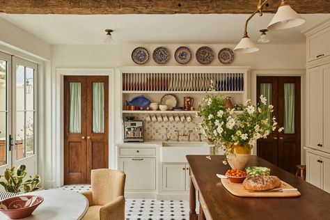 Meet Basic Projects: AD’s New American Voices 2024 | Architectural Digest Modern Renovation, Classic Kitchen, Kitchen Farmhouse, Cottage Kitchen, Küchen Design, Home Tour, Traditional House, Monterey, Dream Kitchen