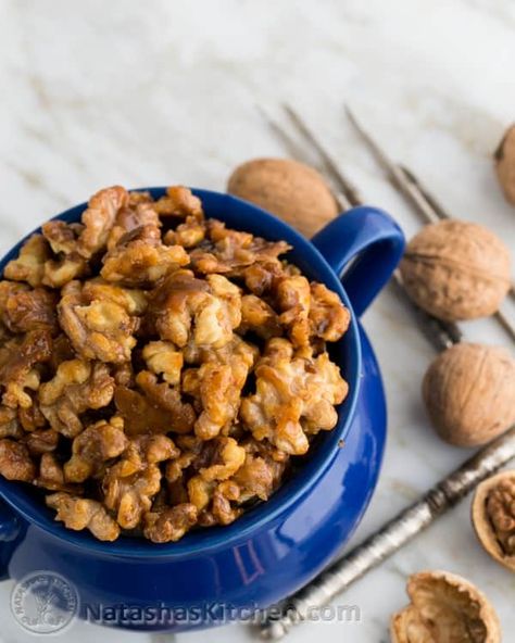 Walnuts For Salad, Candied Walnuts For Salad, Candied Walnut Recipe, Honey Roasted Almonds, Caramelized Walnuts, Healthy Afternoon Snacks, Walnut Recipes, Christmas Candy Recipes, Nut Recipes