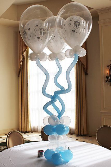 Cross Balloons in Balloons Centerpiece with Balloon Base. Unique deco for a christening. Cross Balloons, Balloons Inside Balloons, Communion Balloons, Balloon Inside Balloon, Balloon Base, Table Arch, Christening Balloons, Baptism Decor, Balloon Centerpiece