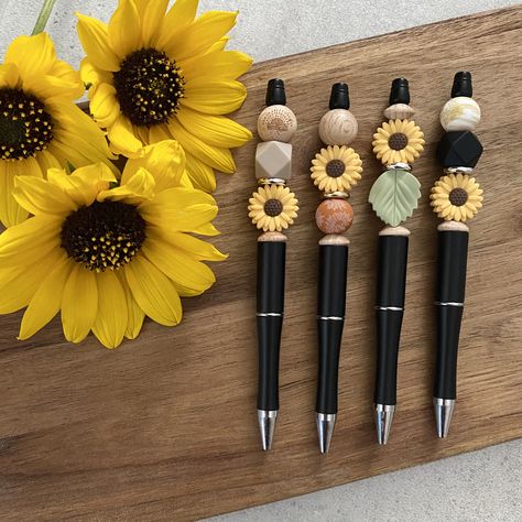 Beadable Pen Ideas, Silicone Pens, Diy Crafts Keychain, Bead Pens, Boho Yellow, Office Supplies Gift, Teacher Gift Ideas, Beadable Pens, Cricut Design Studio