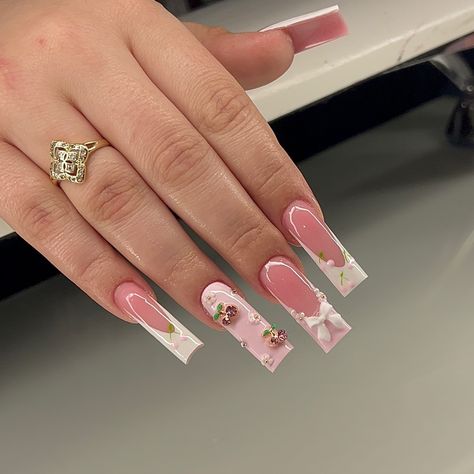 Nail Art Inspiration Square Latina Nails, Nail Inspired, 17 Birthday, Simple Acrylic, Acrylic Nails Coffin Pink, Long Square Acrylic Nails, Unique Acrylic Nails, Bling Acrylic Nails, Acrylic Nails Coffin Short