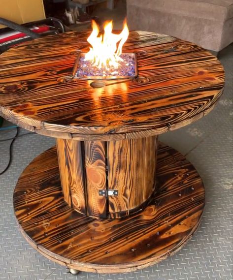 Big Wire Spool Ideas Diy, Epoxy Cable Spool Tables, Wire Spool Bar Table, Electric Cable Spool Ideas, Small Wire Spool Ideas Diy, Electrical Spool Table, Wire Reel Table, Electric Spool Ideas Diy, Large Spool Projects