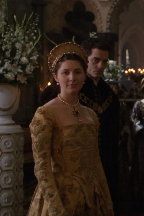 Emma Hamilton as Anne Stanhope in a 2009 episode in the TV series 𝑇ℎ𝑒 𝑇𝑢𝑑𝑜𝑟𝑠
#TheTudors #AnneStanhope #EmmaHamilton England Costume, Emma Hamilton, Elizabeth 1998, Anne Marie Duff, The Decameron, Coronation Gown, Inspired Clothes, The Tudors, Michelle Dockery