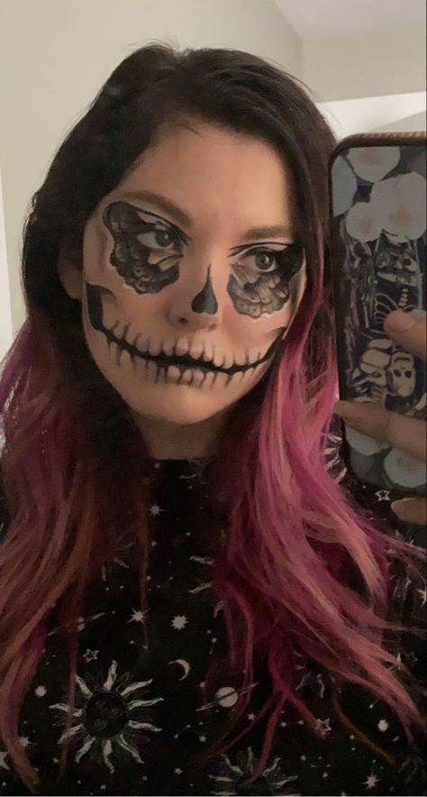 Pastel Skeleton Makeup, Skeleton Butterfly Makeup, Butterfly Skeleton Makeup, Adult Halloween Face Paint Ideas, Skull Eye Makeup, Face Painting Adults Creative, Butterfly Skull Makeup, Spooky Face Paint, Scifi Makeup