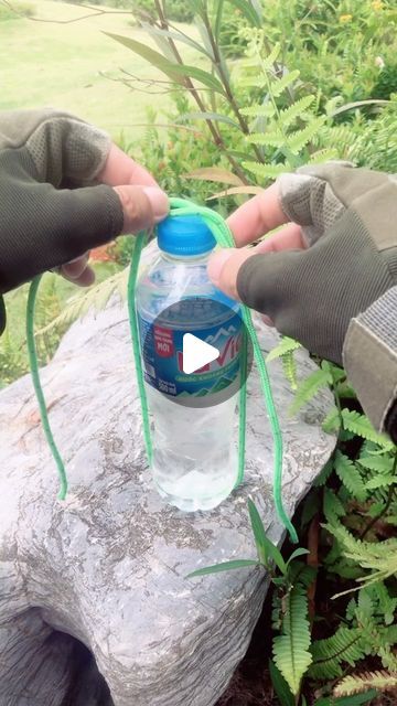 KNOT SHORT on Instagram: "Best Knot to hang a Bottle You Will love It" Fancy Knots, Best Knots, Bottle Carrier, Skills To Learn, Survival Skills, Bushcraft, Love It, Life Hacks, On Instagram