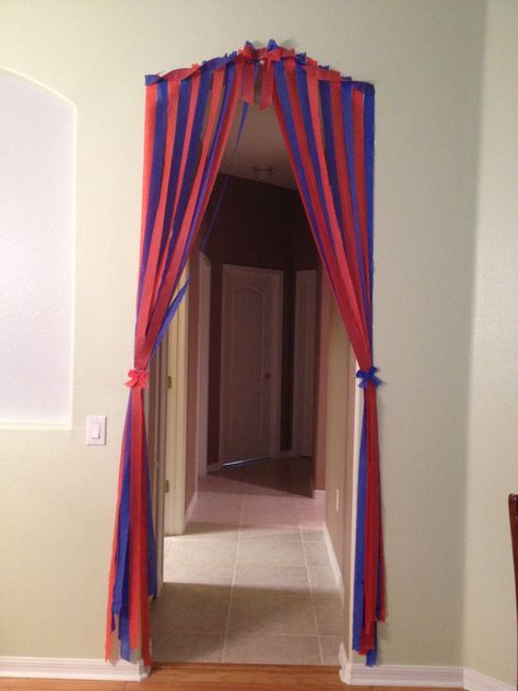 I love decorating with streamers. Made this for my nephews 1st bday Birthday Doorway Decorations, Streamer Decorations Doorway, Streamers Decorations Ideas, Streamer Doorway, How To Decorate With Streamers, Decorating With Streamers, Dinner Hosting, Streamer Decorations, Doorway Decor