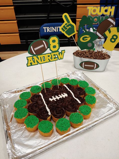 Football Cupcake Cakes, Football Desserts, Football Themed Cakes, Football Foods, Football Cake Toppers, Football Birthday Cake, Football Cupcakes, Basketball Theme Party, Baseball Cake