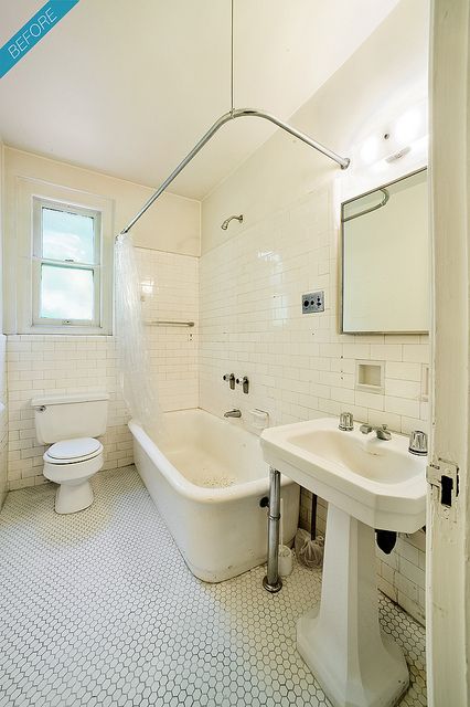 new york city prewar apartment bathroom before | Flickr - Photo Sharing! 1910 Bathroom, Nyc Apartment Bathroom, Prewar Apartment, Trendy Apartment, Bathroom Decor Apartment, Apartment Patio, Bathroom Top, Vintage Bathrooms, Upstairs Bathrooms