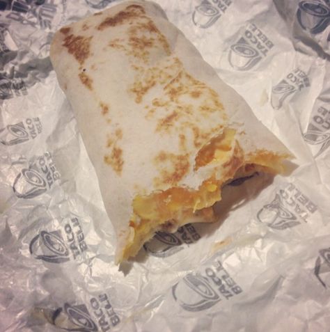 The Cheesarito was a Taco Bell staple until it was discontinued, although it can often be made by special request as a 'secret menu' item. It consisted of a flour tortilla, mild red sauce, scallions and cheese. Taco Bell Recipes, Secret Menu Items, Flour Tortilla, Taco Sauce, Secret Menu, Red Sauce, Taco Bell, On The Menu, Flour Tortillas