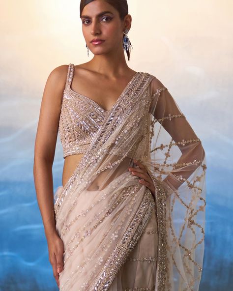 Golden hour just got a whole new meaning 🍸 Find your cocktail saree on Fabilicious ✨ WhatsApp us on +91 99992 89222 for any queries 🌟Made to Measure 🌟Personal service with VC for measurements 🌟 Trusted Brand #indianwedding #linkinbio #indiandesigner #weddingcollection #new #weddingguest #newcollection #sangeet #glam #mehendi #saree #indianwedding #sangeet #summerwedding #mehendi #cocktail #cocktailsaree Rose Gold Saree, Mehendi Saree, Cocktail Saree, Gold Saree, Crystal Embroidery, Indian Wedding Wear, Parsons School Of Design, Net Saree, Blouse For Women