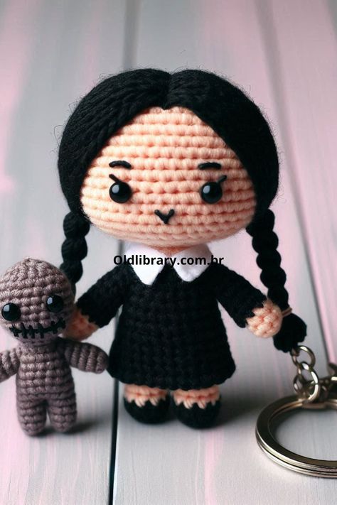 Crochet Wenesday Doll Amigurumi Keychain Amigurumi Keychain Pattern, Crochet Gothic, Amigurumi Keychain, Keychain Pattern, Small Crochet, Gothic Dolls, Learn How To Crochet, Toy Pattern, Crochet Toy