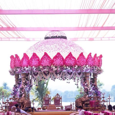 South Indian Wedding Decorations Mandap Outdoor, Temple Mandapam Decoration South Indian, Mandap Decor South Indian, Mantapa Decoration South Indian, Mandapam Decoration South Indian, Pelli Mandapam Decoration South Indian, Phere Mandap Decoration, Open Mandap, Ganpati Pandal