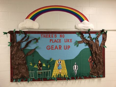 Wizard of Oz bulletin board for my Gear Up school hallway Wizard Of Oz Door Decorations, Wizard Of Oz Bulletin Board, Wizard Of Oz Door, Diy Wands, Handmade Halloween Costumes, School Science Projects, School Hallway, School Hallways, Book Corner