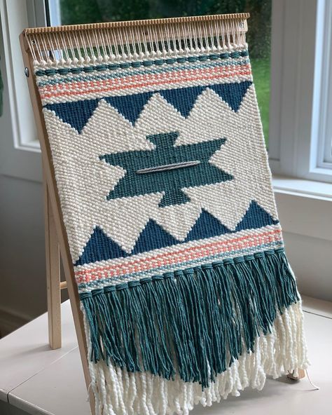 Loom Tapestry, Weaving Book, Tapestry Loom, Weaving Loom Diy, Weaving Loom Projects, Creative Textiles, Modern Textiles, Weaving Yarn, Paper Weaving