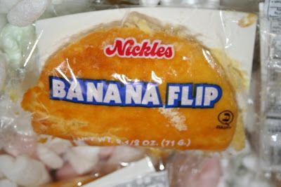 Nickles Banana Flip | ... out the Turner blog for the Family Reunion and Banana Flip pictures Banana Flips, Banana Flip, Dolly Madison, Cakes For Sale, Inside Cake, Snack Cakes, Mickey Cakes, Space Food, Banana Cake Recipe