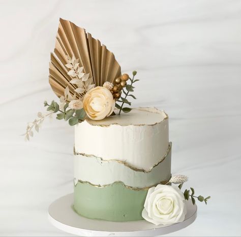 Green Birthday Cakes, Green Wedding Cake, Cake With Flowers, Boho Cake, Gold Birthday Cake, Elegant Birthday Cakes, Green Cake, Cake Decorating Frosting, Rustic Cake