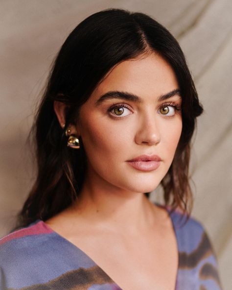 Lucy Hale (@lucyhale) • Instagram photos and videos Lucy Hale Photoshoot, Lucy Hale Makeup, Lucy Hale Photos, Lucy Hale Style, Dark Lips, Lucy Hale, Penelope Cruz, Face Images, Autumn Beauty