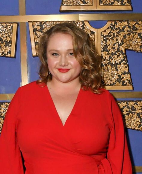 Danielle Mcdonald Birthday, Real Name, Age, Weight, Height, Family, Contact Details, Boyfriend(s), Bio & More Blonde Hair And Green Eyes, Danielle Macdonald, Christina Cole, Blonde Hair Green Eyes, No Children, Intuitive Eating, Book Characters, Performance Art, Green Eyes