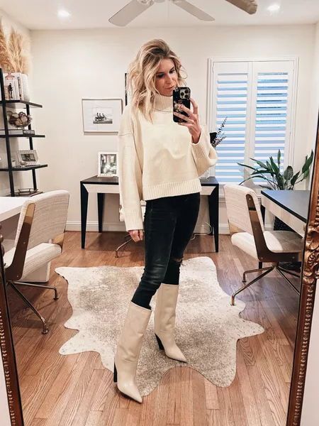 Patent Leather Leggings Outfit, Off White Turtleneck, Patent Leather Leggings, Leather Leggings Outfit, Black Faux Leather Leggings, White Turtleneck, White Boots, Sweaters And Leggings, Curling Iron