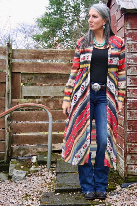 Southwest Fashion Goes to Scotland Southwest Style Clothing, Southwestern Clothing, Southwest Fashion, Southwest Boho, Estilo Hippy, Boho Style Outfits, Country Fashion, Estilo Chic, Southwest Style