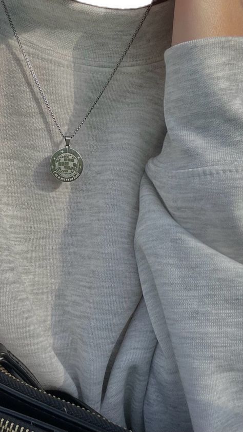 Taylor Swift, necklace, mirrorball, aesthetic, instagram, stories, ideas, inspo Taylor Swift Jewelry Necklaces, Mirrorball Necklace, Taylor Swift Necklace, Taylor Swift Mirrorball, Taylor Swift Jewelry, School Things, Swift 3, Eras Tour, Dream Wardrobe