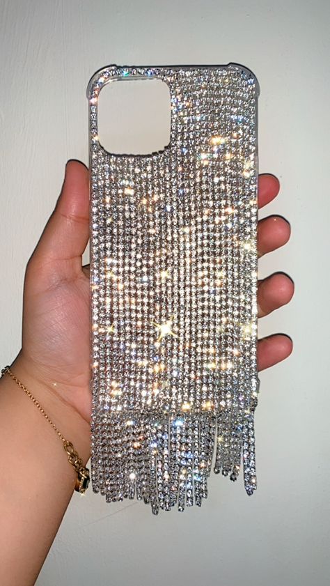 Bling Phone Cases Diy, Diy Resin Phone Case, Pochette Portable, Diy Phone Case Design, Crystal Phone Case, Rhinestone Projects, Bling Phone Cases, Bridal Gift Wrapping Ideas, Handmade Phone Case