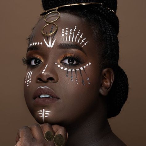 African Inspired Makeup Looks, African Queen Makeup, South African Face Paint, African Face Paint Goddesses, African Dots Makeup, African Warrior Makeup, African Tribe Makeup, Africa Face Paint, African Makeup Ideas