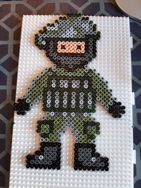 Counter strike Army Perler Bead Patterns, Call Of Duty Perler Beads, Friendship Pins, Pixel Beads, Easy Pixel Art, Perler Art, Perler Bead Crafts, Diy Perler Bead Crafts, Counter Strike