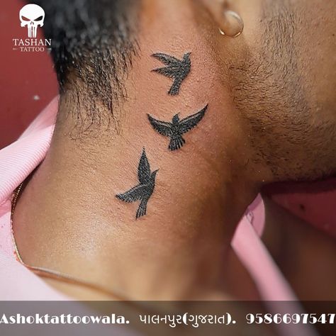 Birds Tattoo On Neck, Dove Neck Tattoo, Arrow Tattoo Arm, Birds Tattoo Design, Tato Realis, Bird Tattoo Neck, Hairdresser Tattoos, Tattoo Birds, Tattoo On Neck