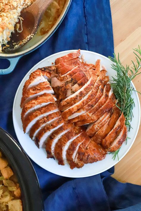 Turkey Dry Rub, Smoked Turkey Breast Recipe, Thawing Turkey, Smoked Turkey Legs, Homemade Dry Rub, Smoked Turkey Recipes, Smoked Turkey Breast, Dry Rub Recipes, Turkey Breast Recipe