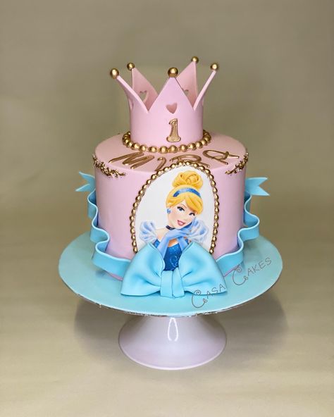 Cinderella Fondant Cake, Cinderella Cakes Ideas Girl Birthday, Pink Cinderella Cake, Cinderella Cake Ideas, Sofia The First Birthday Cake, Cinderella Cake Designs, Cinderella Birthday Cake, Bolo Hot Wheels, Disney Princess Birthday Cakes