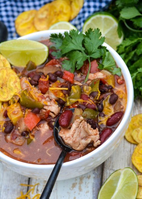 Slow Cooker Jerk Chicken Chili Recipe Slow Cooker Jerk Chicken, Traditional Chili Recipe, Chili Contest, Jerk Marinade, Slow Cooker Chili Recipe, Traditional Chili, Plantain Chips, Chicken Chili Recipe, Red Kidney Bean