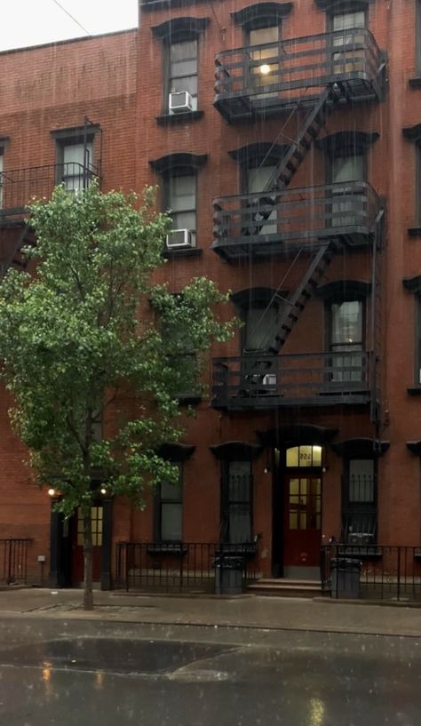 Small Nyc Apartment Aesthetic, New York Fire Escape, Small New York Apartment, Rainy Day In New York, Cozy City, California Apartment, False God, Townhouse Exterior, New York Vibes