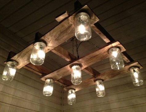 Pallet chandelier Pallet Crafts Diy, Pallet Light, Unique Lights, Diy Lantern, Outdoor Pallet Projects, Pallet Home Decor, Wood Pendant Lamps, Pallet Projects Furniture, Unique Light Fixtures