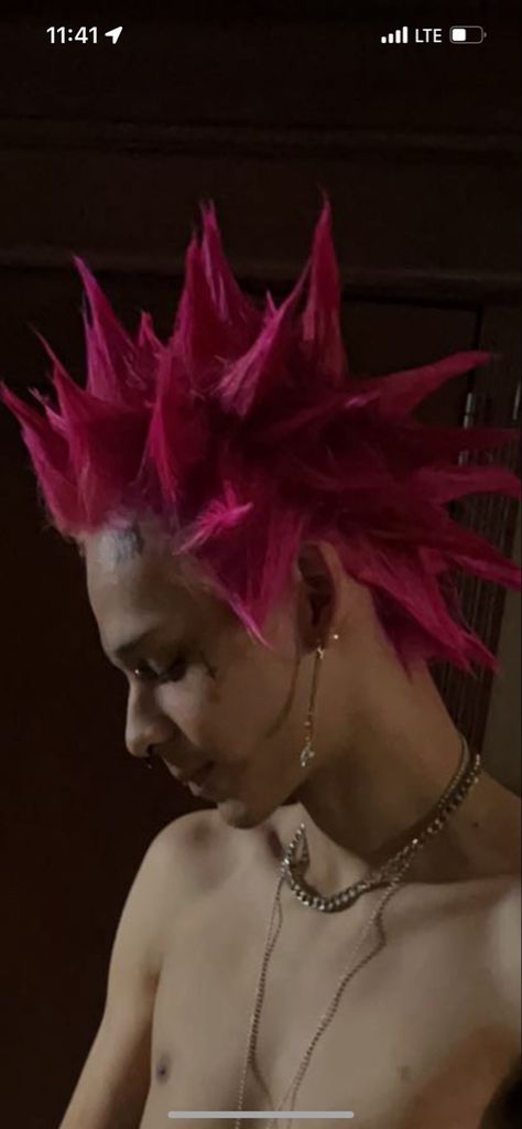 scene emo alternative scenemo visual-kei visual kei liberty spikes y2k Liberty Spikes Men, Short Liberty Spikes, Punk Liberty Spikes, Liberty Spikes Short Hair, Liberty Spikes Hair, Spike Hairstyle, Punk Spikes Hair, Spiky Hair Men, Spikes Hairstyle