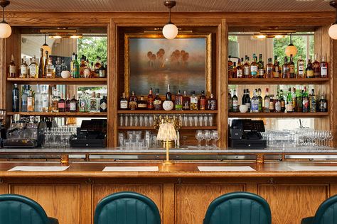 Step Inside Charleston’s Charming Post House Restaurant & Inn – Garden & Gun Post House Inn, Restaurant Wall Lights, Charleston Hotels, William Morris Wallpaper, South Carolina Homes, Bar Room, Hotel Interiors, Mount Pleasant, House Restaurant