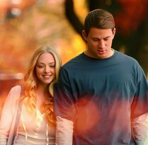 Channing Tatum Dear John Channing Tatum Dear John, Dear John Movie, Chaning Tatum, Nicholas Sparks Movies, Shia Labeouf, Romantic Films, Logan Lerman, Wedding Couple Poses Photography, Nicholas Sparks