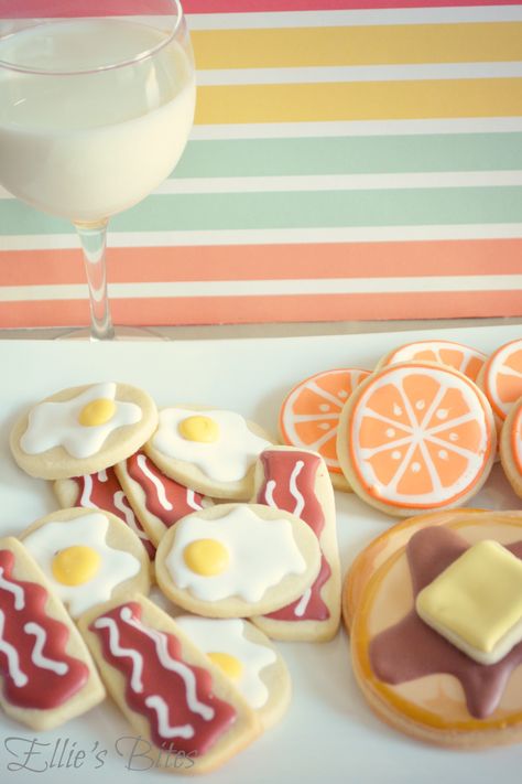 Cookies For Breakfast, Bacon And Eggs, Things To Eat, Sugar Cookie Designs, Cookie Time, Tanah Liat, Pretty Cookies, Fancy Cookies, Creative Cookies